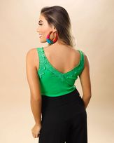 Blusa-Malha-Canelada-Decote-com-Renda-Verde-Pistache