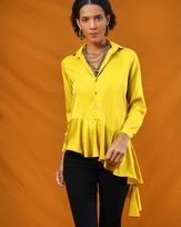Camisa-Tecido-Acetinado-Barra-com-Babado-Assimetrico-Amarelo