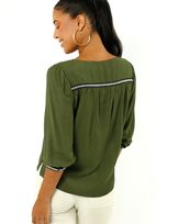 Blusa-Tecido-com-Entremeios-Bordados-Verde