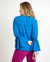 Blusa-Tecido-Vies-Aparente-Mangas-Flare-Azul