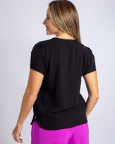 Blusa-Crepe-Textura-Quadriculado-Detalhe-Tela-Preto