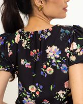 Blusa-Crepe-Floral-Black-Botoes-Cobertos-Preto