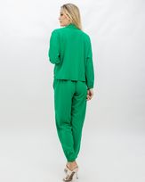 Camisa-Cropped-Alfaiataria-Regulagem-Na-Frente-Verde-Folha