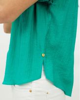 Blusa-Viscose-Acetinada-Frente-Botoes-Bijoux-Verde