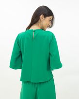 Blusa-Alfaiataria-Decote-com-Botoes-Cobertos-Verde