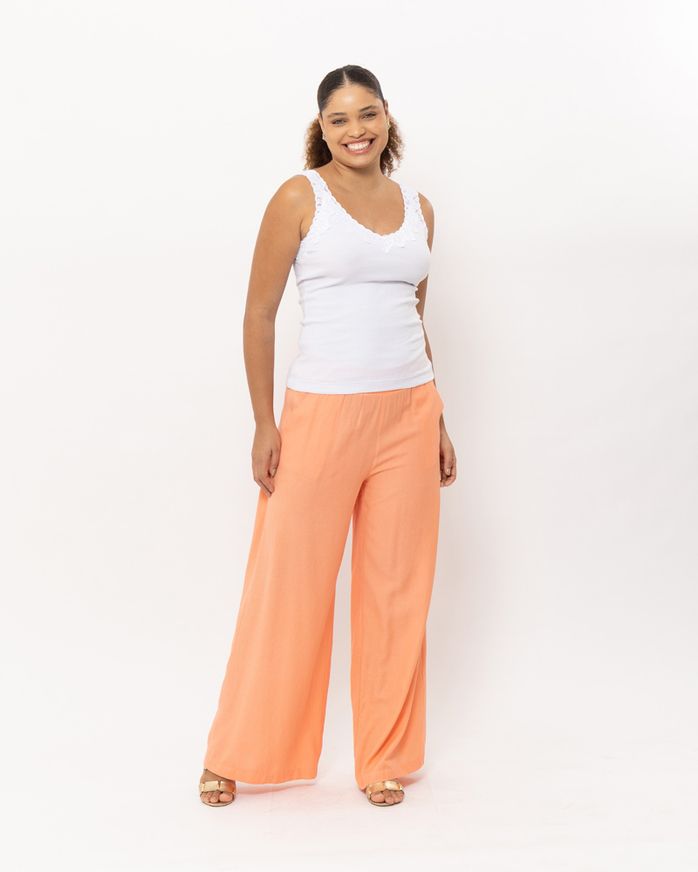 Blusa-Malha-Canelada-Decote-com-Renda-Branco