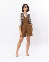 Bermuda-Comfy-Alfaiataria-Botoes-Personalizados-Caramelo