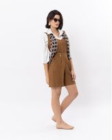 Bermuda-Comfy-Alfaiataria-Botoes-Personalizados-Caramelo