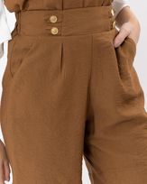Bermuda-Comfy-Alfaiataria-Botoes-Personalizados-Caramelo