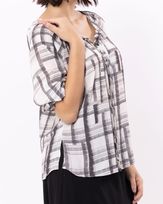 Blusa-Crepe-Xadrez-Artistico-Decote-Trancado-Off-White-