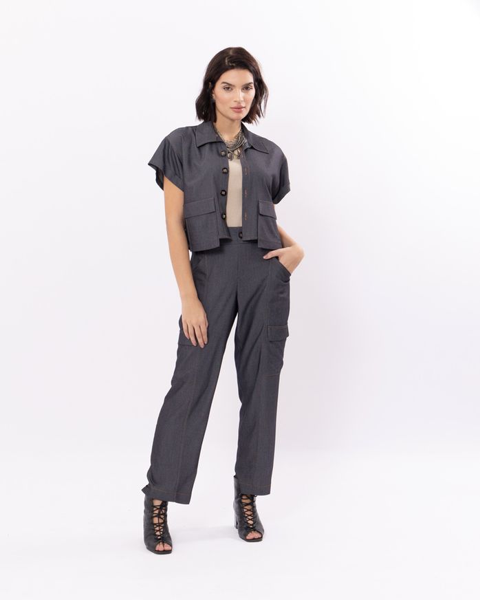 Camisa-Cropped-Jeans-Leve-Bolsos-Utilitario-Preto