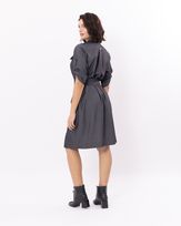Chemise-Jeans-Leve-Bolsos-Utilitarios-com-Faixa-Preto