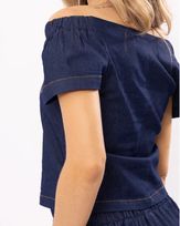 Blusa-Cropped-Jeans-Ombro-a-Ombro-Pespontos-Contrastantes-Azul