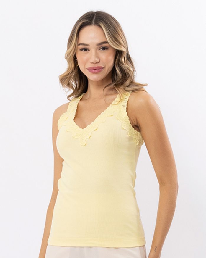 Blusa-Malha-Canelada-Decote-com-Renda-Amarelo