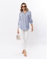 Camisa-Viscose-Listras-com-Botoes-Personalizados-Azul