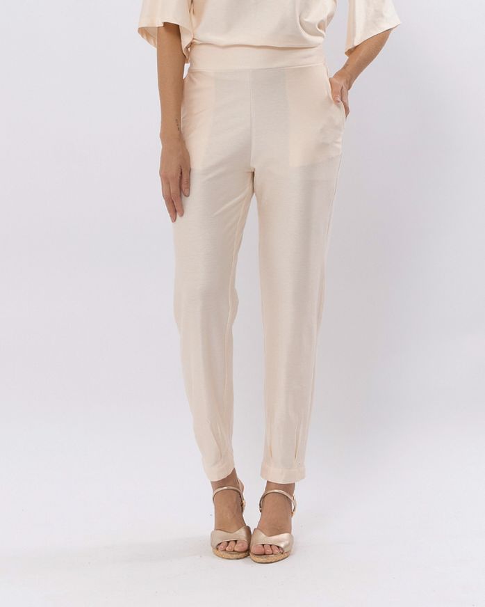 Calca-Comfy-Malha-Gloss-Barra-com-Pregas-Dourado