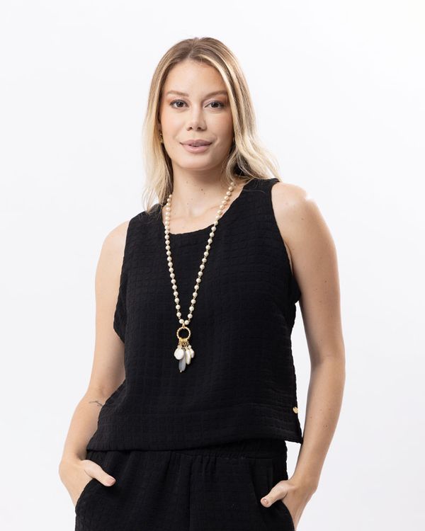 Blusa-Cavada-Cropped-Crepe-Textura-Quadrados-Preto