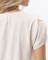 Blusa-Viscose-Jacquard-Elipses-Decote-Coracao-Natural