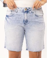 Bermuda-Jeans-Marmorizado-Bainha-Desfiada-Azul