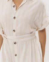 Chemise-Midi-Linho-Listras-Botoes-Tartaruga-Natural-