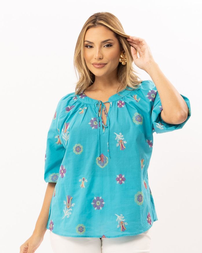 Blusa-Tricoline-Bordada-Decote-Franzido-com-Amarracao-Azul