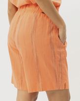 Bermuda-Linho-Listras-com-Bolsos-Laranja-Coral-