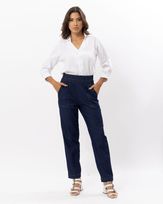 calca-jogger-jeans-pespontos-contrastantes-azul-cj40700524-02.jpg