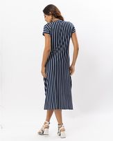 vestido-assimetrico-malha-listras-com-cortes-azul--vm47941124-03.jpg