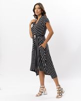 vestido-assimetrico-malha-listras-com-cortes-preto--vm47941124-01.jpg
