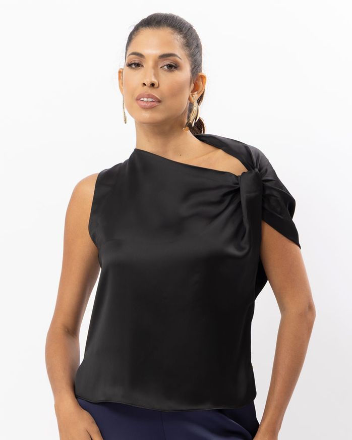 blusa-alfaiataria-acetinada-decote-assimetrico-com-pregas-preto--bt50121124-01.jpg