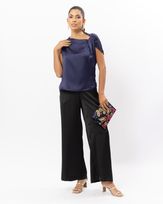 blusa-alfaiataria-acetinada-decote-assimetrico-com-pregas-marinho--bt50121124-02.jpg