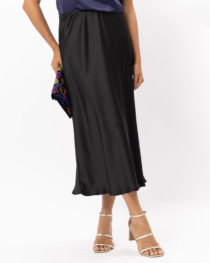 saia-midi-alfaiataria-acetinada-preto--st50101124-01.jpg