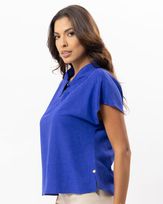 blusa-viscose-de-linho-gola-virada-com-botao-azul--bt50061124-02.jpg