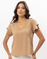 blusa-viscose-textura-linho-flor-manual-nas-mangas-caqui--bt50861224-01.jpg