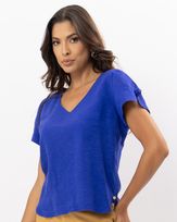 blusa-viscose-textura-linho-flor-manual-nas-mangas-azul--bt50861224-01.jpg