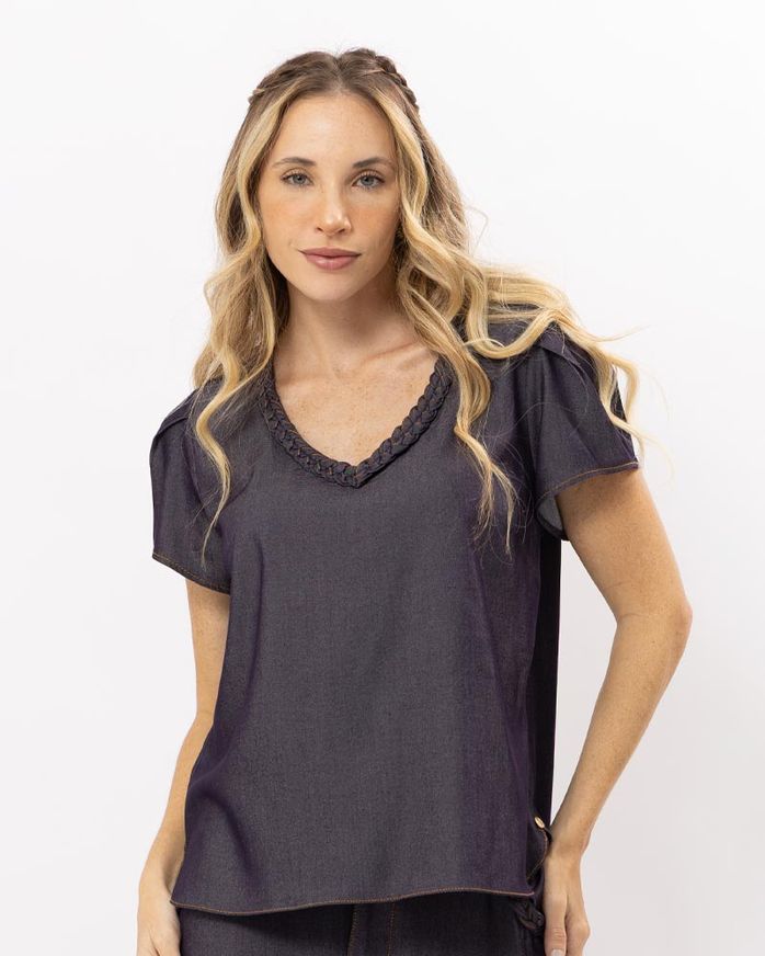 blusa-jeans-leve-trancado-decote-v-azul--bj50761224-01.jpg