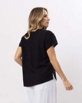 blusa-viscose-de-linho-pb-com-flor-e-pedrarias-aplicadas-preto--bt50980125-03.jpg