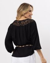 blusa-tecido-textura-pala-renda-com-amarracao-preto--bt51280125-03.jpg
