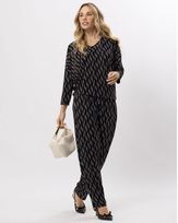 blusa-bolha-malha-jersey-estampada-decote-v-preto--bm51520125-02.jpg