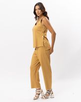 max-blusa-linho-laterais-com-botoes-personalizados-amarula-bt50441224-03.jpg