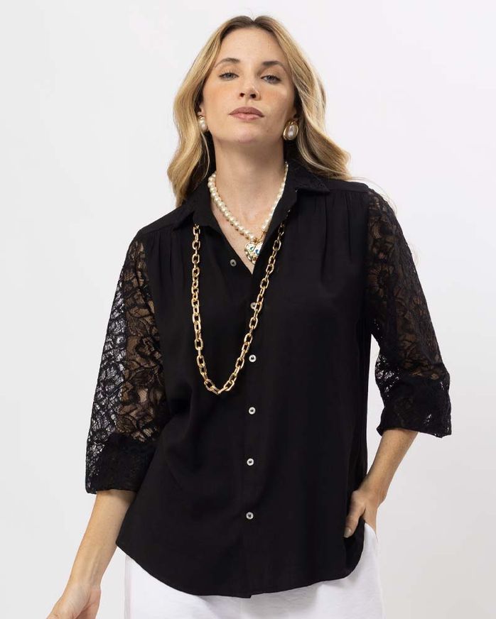 camisa-tecido--textura-gola-e-mangas-com-renda-preto--it51300125-01.jpg