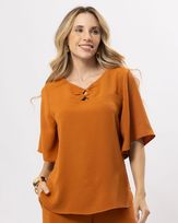 blusa-tecido-alfaiataria-decote-argola-resina-cobre--bt51400125-01.jpg