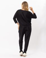blusa-bolha-malha-gloss-manga-deslocada-preto-bm41240624-03.jpg
