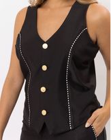 colete-alfaiataria-com-frisos-pb-e-botoes-preto--ot51740225-02.jpg