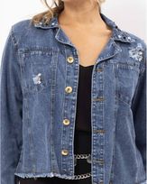 jaqueta-jeans-marmorizada-destroyed-e-pedrarias-azulqj31900124-02.jpg