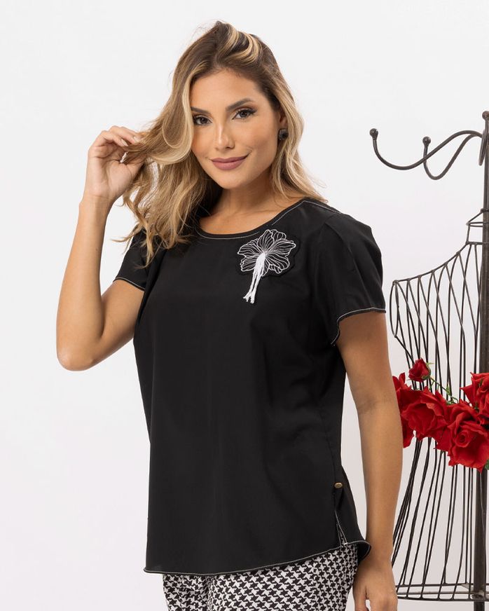blusa-ticodo-flor-bordada-manga-curta-pregas-preto--bt52120225-01.jpg