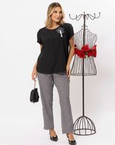 blusa-ticodo-flor-bordada-manga-curta-pregas-preto--bt52120225-02.jpg