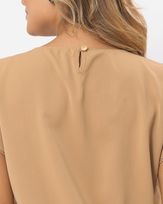 blusa-ticodo-flor-bordada-manga-curta-pregas-amarula-bt52120225-03.jpg