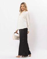 camisa-alfaiataria-acetinada-botoes-madreperolas-off-white-it12400523-02.jpg