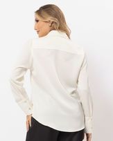 camisa-alfaiataria-acetinada-botoes-madreperolas-off-white-it12400523-03.jpg